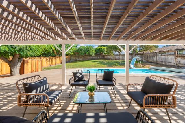 1590 El Dorado Drive, Gilroy CA: https://media.crmls.org/mediaz/0708eb8e-3499-4670-81d5-7e46f0808226.jpg