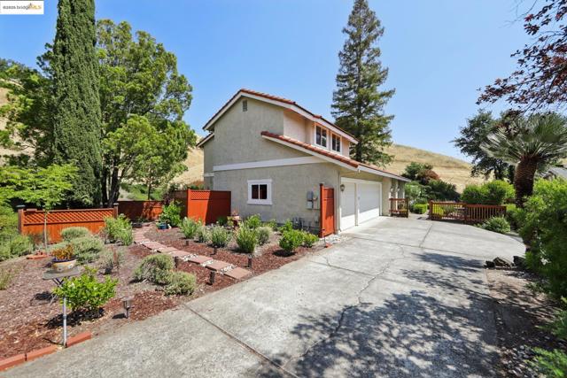 2353 Benham Ct, Walnut Creek CA: https://media.crmls.org/mediaz/07091dc5-8d70-4724-b293-9ac21fafe48c.jpg