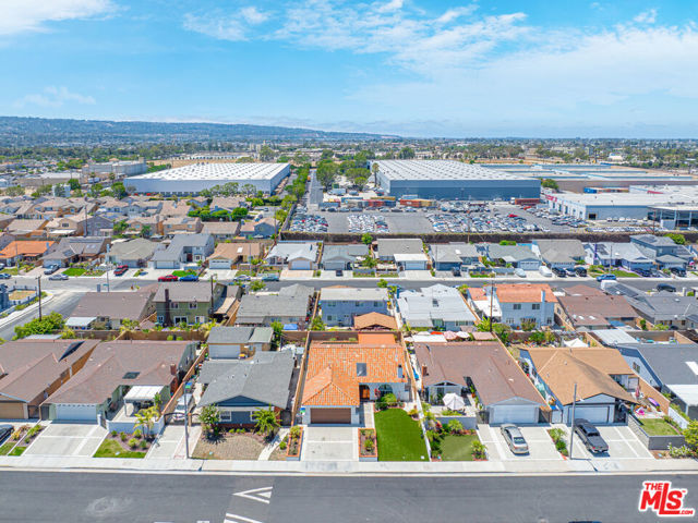 24613 Neptune Avenue, Carson CA: https://media.crmls.org/mediaz/070939bd-dcdf-4a2d-a45e-a6b947a85223.jpg