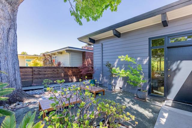582 Morse Avenue, Sunnyvale CA: https://media.crmls.org/mediaz/07098cff-228d-4787-88ea-0c4201d078be.jpg