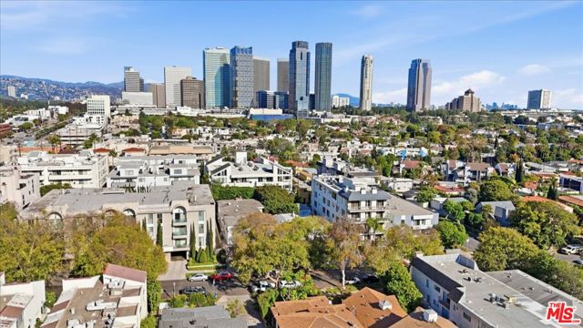 1820 Prosser Avenue, Los Angeles CA: https://media.crmls.org/mediaz/070b3b03-fcca-4147-800f-4f0959e403f6.jpg