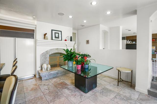 5756 La Jolla Corona Dr, La Jolla CA: https://media.crmls.org/mediaz/070b4362-fb48-440b-ab49-a9c1c883999a.jpg