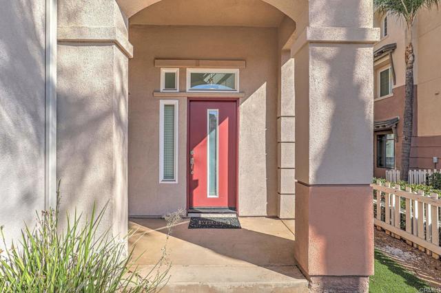 Detail Gallery Image 2 of 6 For 1575 S Escondido Bld, Escondido,  CA 92025 - 3 Beds | 3 Baths