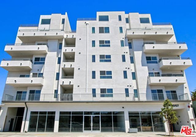 3057 W Pico Boulevard, Los Angeles CA: https://media.crmls.org/mediaz/070ba378-4745-4feb-a6a9-de1e50726893.jpg