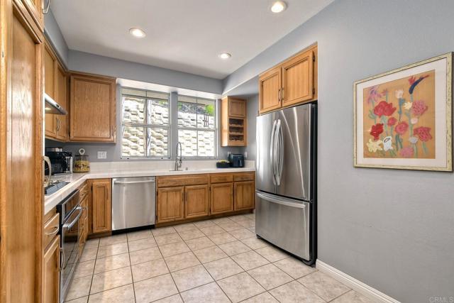 Detail Gallery Image 17 of 38 For 6852 Widgeon Pl, Carlsbad,  CA 92011 - 3 Beds | 2/1 Baths