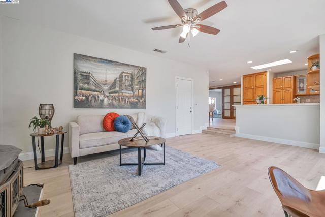 36339 Beech Pl, Newark CA: https://media.crmls.org/mediaz/070c35fe-99fb-4644-84f4-2d2195672520.jpg