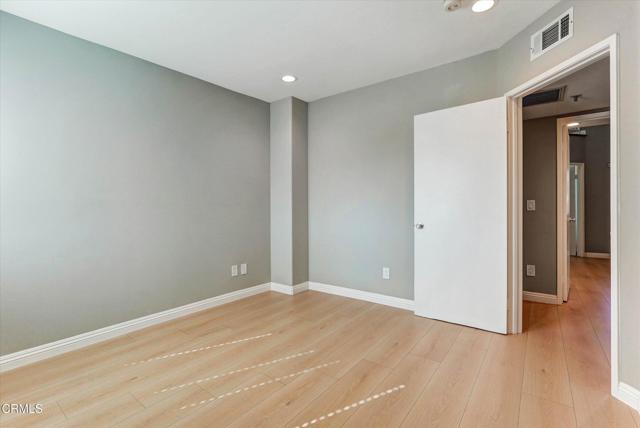 Detail Gallery Image 25 of 43 For 719 E Tujunga #B,  Burbank,  CA 91501 - 3 Beds | 2/1 Baths