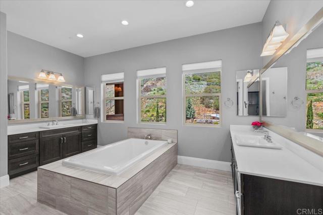543 Ledge Street, San Marcos CA: https://media.crmls.org/mediaz/070c8c2c-1956-405a-82ff-29881446b45c.jpg