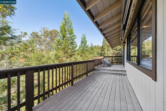 1149 Camino Vallecito, Lafayette CA: https://media.crmls.org/mediaz/070ca003-0601-4b52-9fd4-25f8af85e27d.jpg