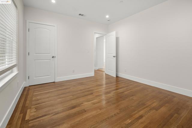 1437 Portland Ave, Albany CA: https://media.crmls.org/mediaz/070d054d-dd20-438b-b29d-6f2cb2dcad1e.jpg