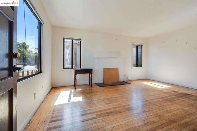 2840 Mount Diablo ST, Concord CA: https://media.crmls.org/mediaz/070dd5a3-5fc6-4543-89d9-faaa956269a8.jpg