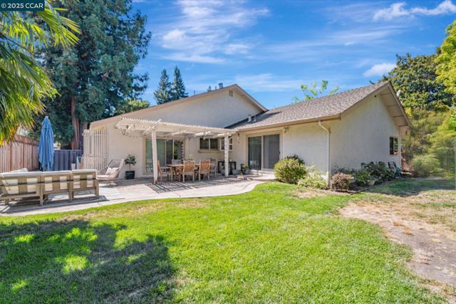 570 Zephyr Cir, Danville CA: https://media.crmls.org/mediaz/070e70f7-0efc-4ce7-a21f-17911b4f5086.jpg