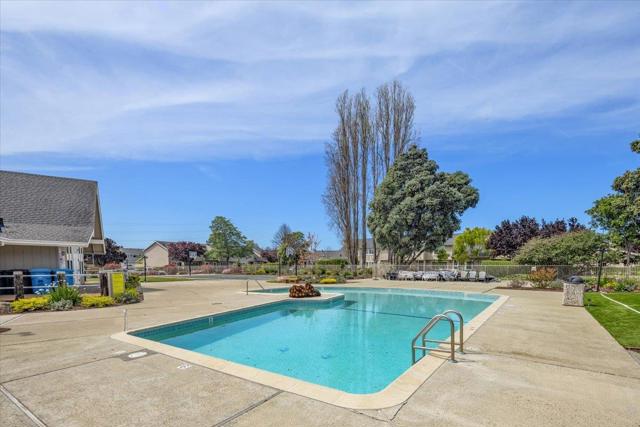714 Comet Drive, Foster City CA: https://media.crmls.org/mediaz/070f23a3-50b4-4ba1-ab8d-0f62c61e0b17.jpg