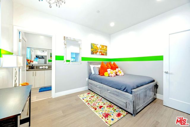 5853 Vineland Avenue, North Hollywood CA: https://media.crmls.org/mediaz/070f65ac-b01f-4944-ba44-03d170abac40.jpg