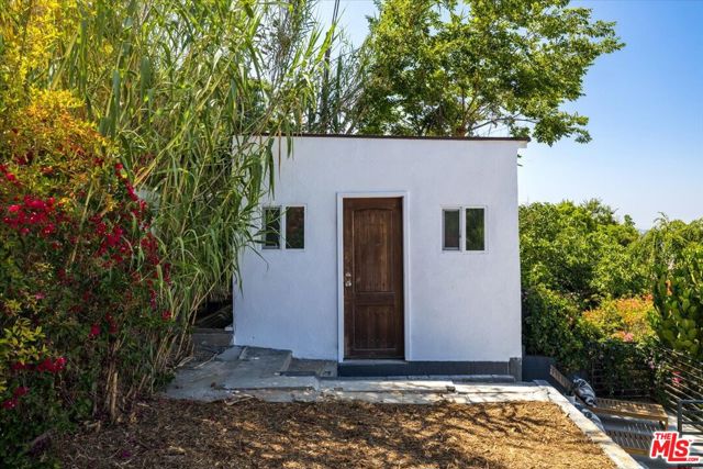 621 Isabel Street, Los Angeles CA: https://media.crmls.org/mediaz/070f7b4f-189d-4e87-9c7b-aff2b9047aa3.jpg