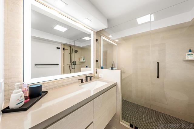 1820 Avenida Del Mundo, Coronado CA: https://media.crmls.org/mediaz/070fd781-9b6c-4071-822c-76b4c7c5c54b.jpg