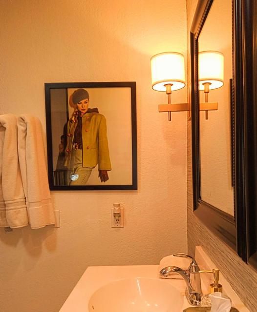 2200 E Acacia, Palm Springs CA: https://media.crmls.org/mediaz/07105f06-81f3-41a7-bdbf-09b922eb5939.jpg