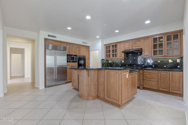 3911 Lilac Canyon Lane, Altadena CA: https://media.crmls.org/mediaz/0710aaa7-13fb-4ec2-b04e-2ee19146b215.jpg