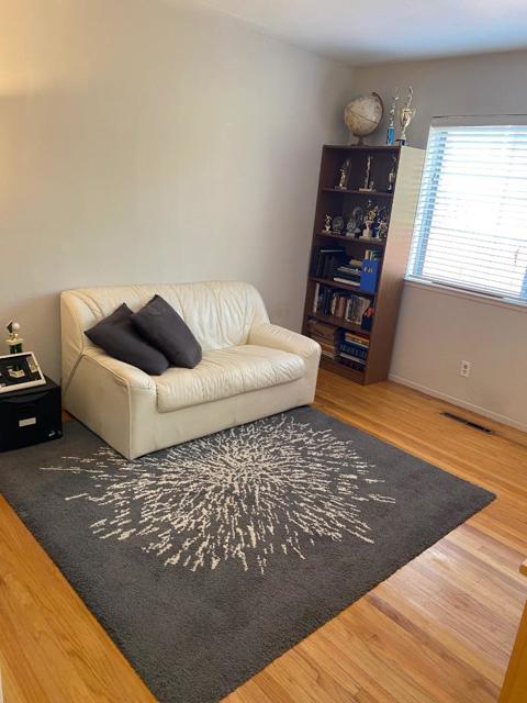 1683 Escalante Way, Burlingame CA: https://media.crmls.org/mediaz/0711179b-ab2e-4fe1-b6ad-284e4ba70fed.jpg