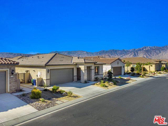 21 Chardonnay, Rancho Mirage CA: https://media.crmls.org/mediaz/0712789f-c849-40bb-82c2-53d6d99c3efc.jpg