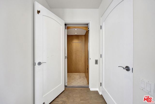 7019 E Seaside Walk, Long Beach CA: https://media.crmls.org/mediaz/0712b322-153d-4a01-9d26-8d047745a3e3.jpg