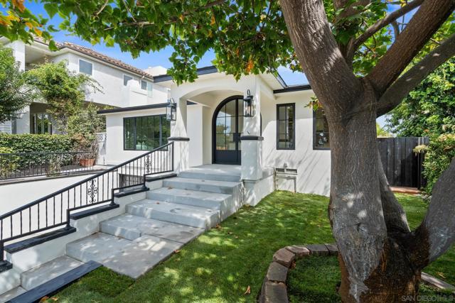 375 E Avenue, Coronado CA: https://media.crmls.org/mediaz/0712e75b-7834-4f9d-a5dc-c466ab739513.jpg