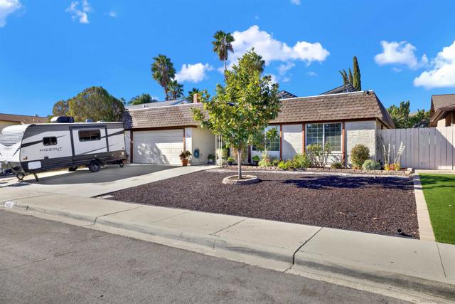 14152 Kendra Way, Poway CA: https://media.crmls.org/mediaz/0712fa38-18be-4831-9c55-630384ca1b5a.jpg