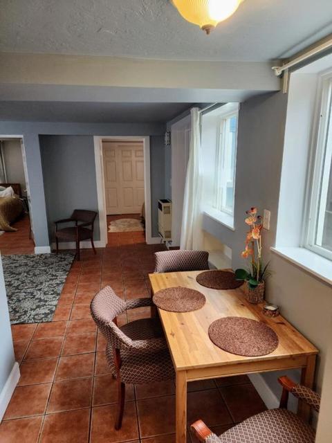 215 Tunnel Avenue, Richmond CA: https://media.crmls.org/mediaz/07133762-7c4d-4634-b340-d9f5b04a9e69.jpg