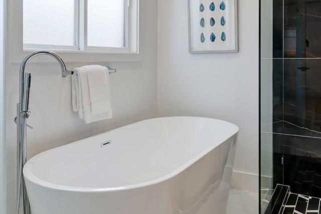 827 S Idaho Street, San Mateo CA: https://media.crmls.org/mediaz/07134575-1533-47fd-9d24-4ca51d586037.jpg