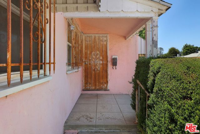 8320 Airlane Avenue photo 5