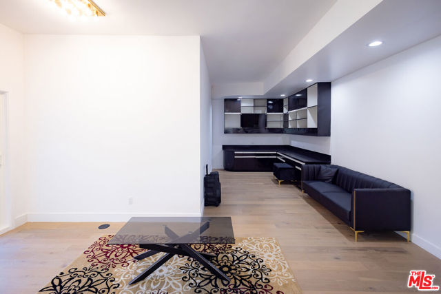 21329 Mulholland Drive, Woodland Hills CA: https://media.crmls.org/mediaz/071412ed-366b-4e9f-b4a0-7f42564cce66.jpg
