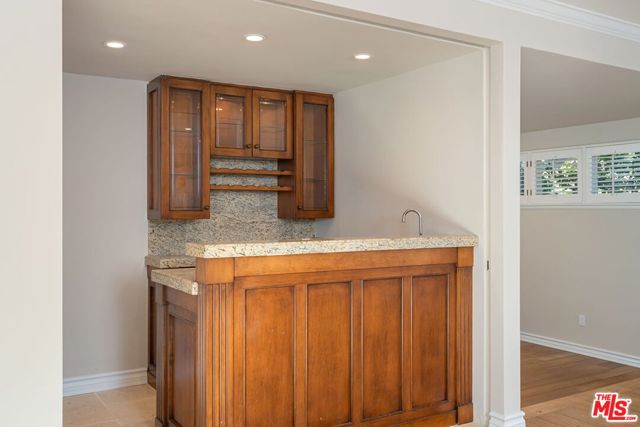 14972 CAMAROSA Drive, Pacific Palisades CA: https://media.crmls.org/mediaz/07143063-95ac-40aa-b98f-9dc9865915ff.jpg