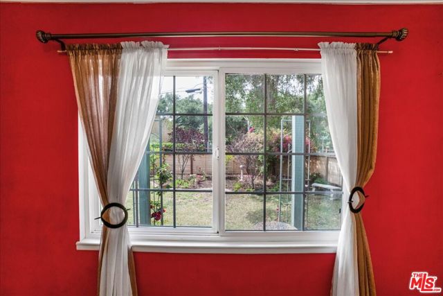 754 Fernando Street, Ojai CA: https://media.crmls.org/mediaz/07143a81-ee65-491d-baef-56d5e3fce61e.jpg
