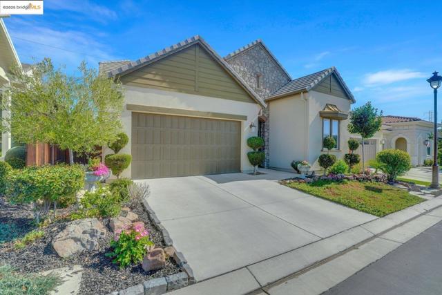 1577 Chianti LN, Brentwood CA: https://media.crmls.org/mediaz/07144c73-a1ee-420d-aecf-4823b0a2b7c4.jpg