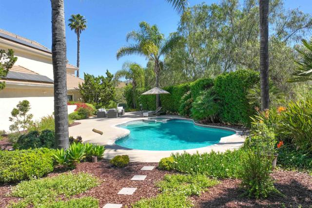 17941 Vista Lomas Dr, Poway CA: https://media.crmls.org/mediaz/0714ec5b-f7ad-4de6-a209-a8d9a13e2745.jpg