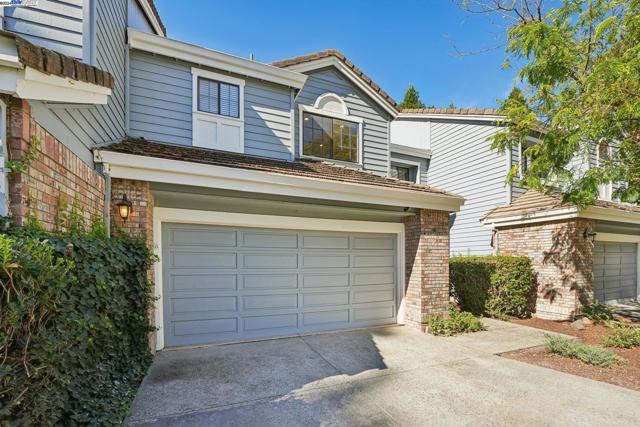 108 Kingswood Cir, Danville CA: https://media.crmls.org/mediaz/0715e67c-2892-4be3-8e8d-4ce851fea2df.jpg