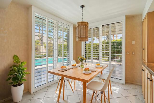 1540 E Sierra Way, Palm Springs CA: https://media.crmls.org/mediaz/0715fba7-f196-4816-b2ff-825ef42c7e12.jpg