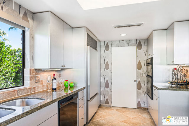 2181 S Toledo Avenue, Palm Springs, CA 92264