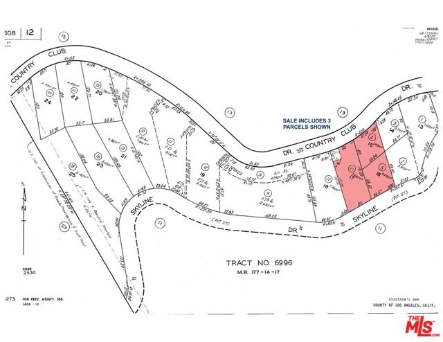 752 Country Club Drive, Burbank CA: https://media.crmls.org/mediaz/071675c3-d2e8-4926-8f51-b85f1f20314c.jpg