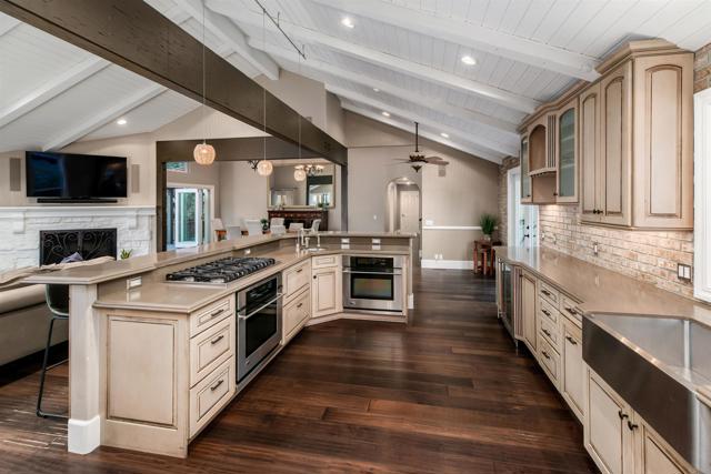 Detail Gallery Image 13 of 67 For 2645 Highland Dr, Carlsbad,  CA 92008 - 6 Beds | 4/1 Baths