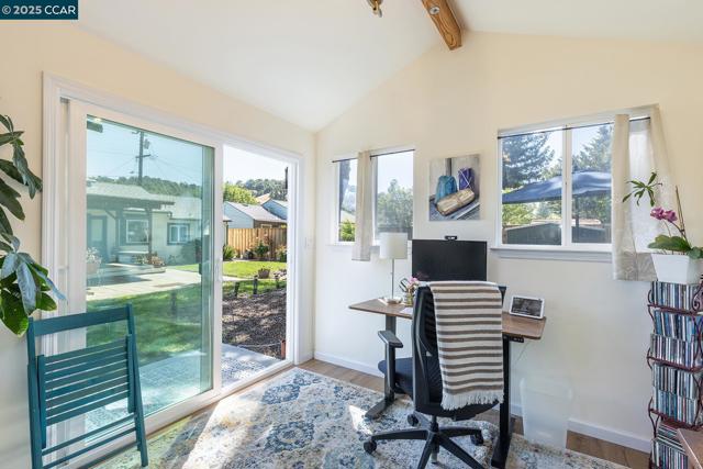 28 WESTWOOD, Napa CA: https://media.crmls.org/mediaz/0716cde2-2186-4a7d-a280-ffca5f474a17.jpg