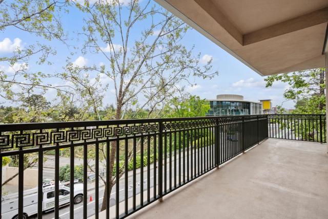 200 Sheridan Avenue, Palo Alto CA: https://media.crmls.org/mediaz/0716dbc9-b8ce-4883-8e63-3645b1a5355b.jpg