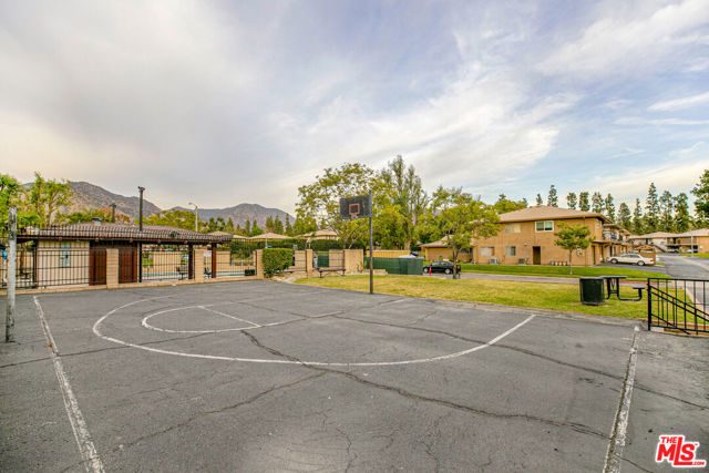 1102 W Calle Del Sol, Azusa CA: https://media.crmls.org/mediaz/07170e5c-dd72-46c0-871d-97306a6a16ae.jpg