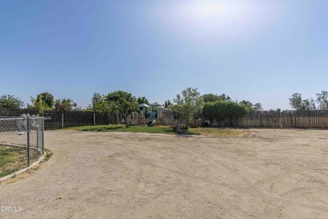 8600 Kattie Avenue, Bakersfield CA: https://media.crmls.org/mediaz/07172c63-be80-476f-a3e5-acf33cdd542d.jpg