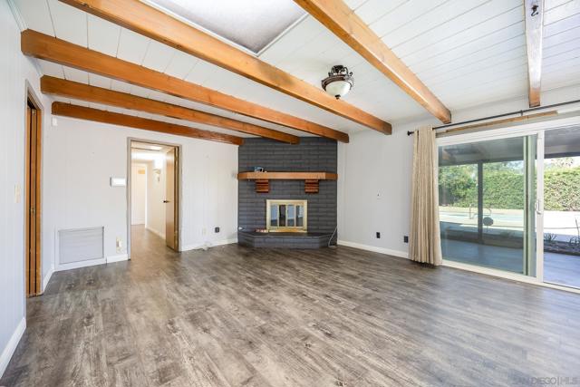 26463 Hamre Pl, Hemet CA: https://media.crmls.org/mediaz/07173eb9-380d-45fa-aab8-136924fca46a.jpg
