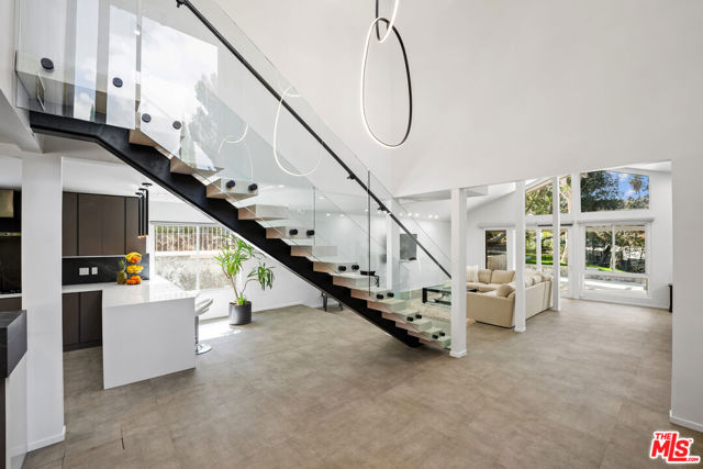 3585 Alana Drive, Sherman Oaks CA: https://media.crmls.org/mediaz/0717683c-8626-4490-9ed3-d66afcacdf6a.jpg