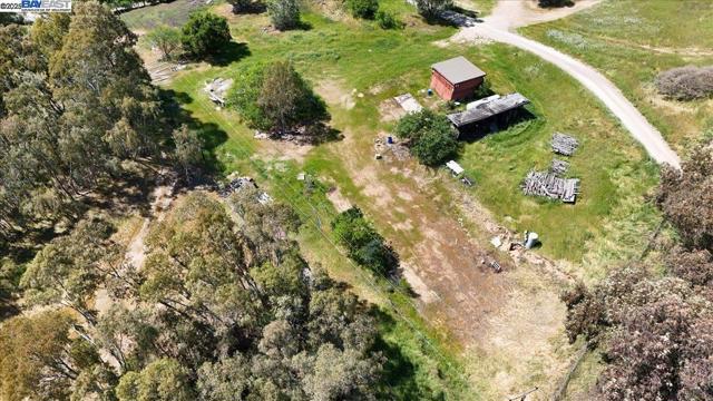 6400 Mines Rd, Livermore CA: https://media.crmls.org/mediaz/071856b2-35b5-4e49-bf39-dfa627eff795.jpg