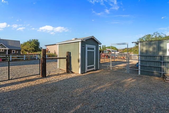 6840 Southside Road, Hollister CA: https://media.crmls.org/mediaz/07187f62-ae5f-4a62-8b09-42c33b3f8d7c.jpg