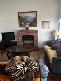 101 Citrus Avenue, Los Banos CA: https://media.crmls.org/mediaz/07197367-c4ce-485e-b764-dad3d705a496.jpg