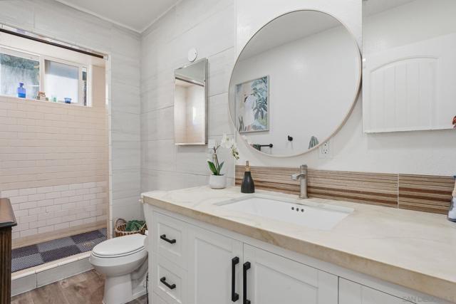 6431 37 Madrone Ave, San Diego CA: https://media.crmls.org/mediaz/071994cb-c150-4551-9cf2-32d2a85599f3.jpg